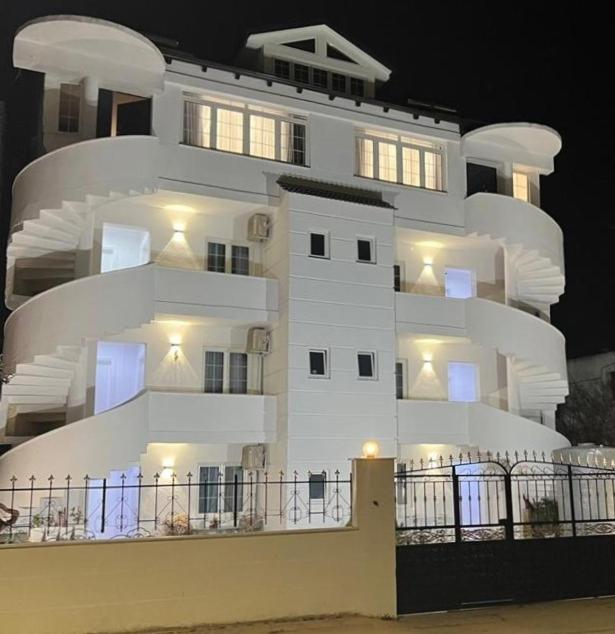 Hotel Vila Herta ドゥラス エクステリア 写真
